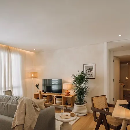 Orbetello - Cozy 1 Bedroom And Parking In Alvalade * Lisboa