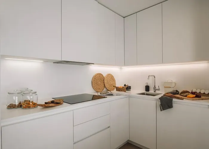 Orbetello - Cozy 1 Bedroom And Parking In Alvalade 아파트 *