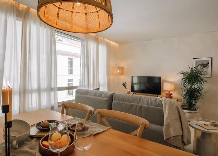 Orbetello - Cozy 1 Bedroom And Parking In Alvalade 아파트 리스본